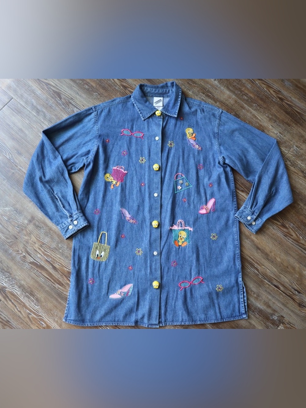 Vintage Y2K Novelty Embroidered Tweety Bird Denim Shirt Tweety Button Covers S